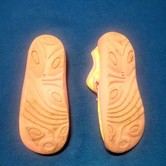 ZOOGS Water Shoes - Girls Size 3 - Picture 5 of 7